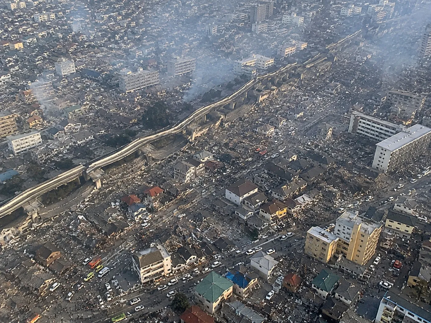 上空から見た大規模な市街地の被災の様子(イメージ)